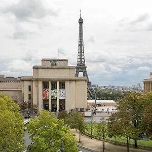 Western Au Trocadero *** Parijs